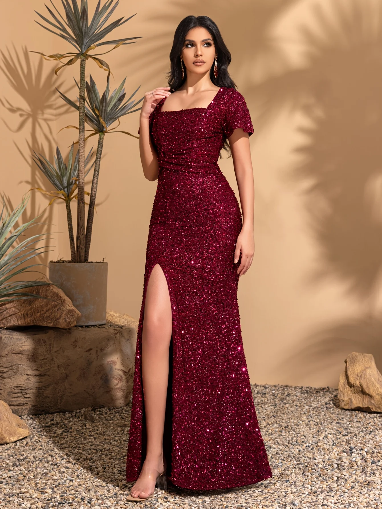 Sequined short-sleeved square neck hip-hugging wedding dress, classic retro style, elegant and chic dress - Image 4