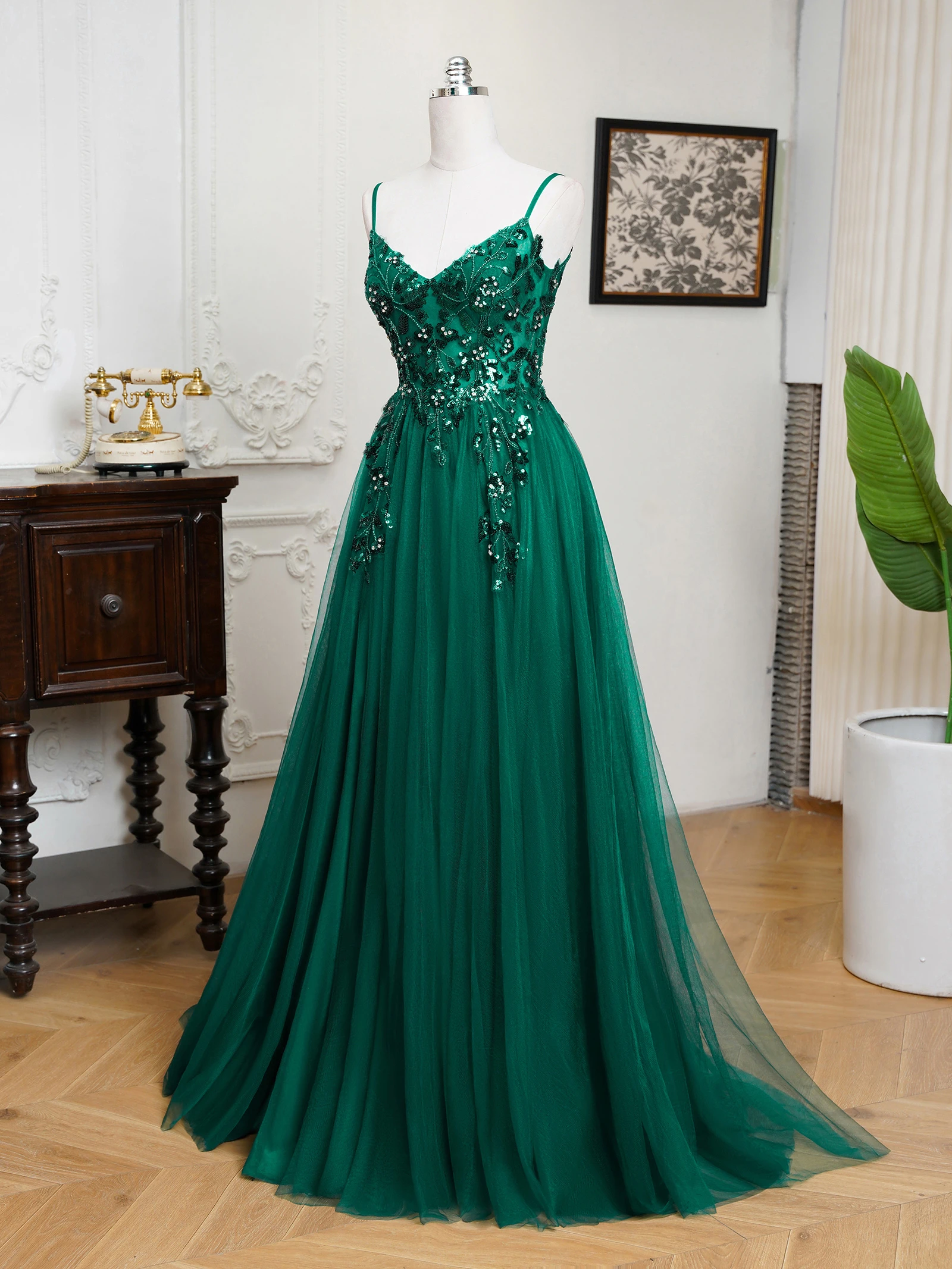 Sexy Maxi Train Evening Dresses Spaghetti Straps V-Neck Sequin Appliques Backless Prom Dress Tulle A-Line High Split Sling Gowns - Image 5