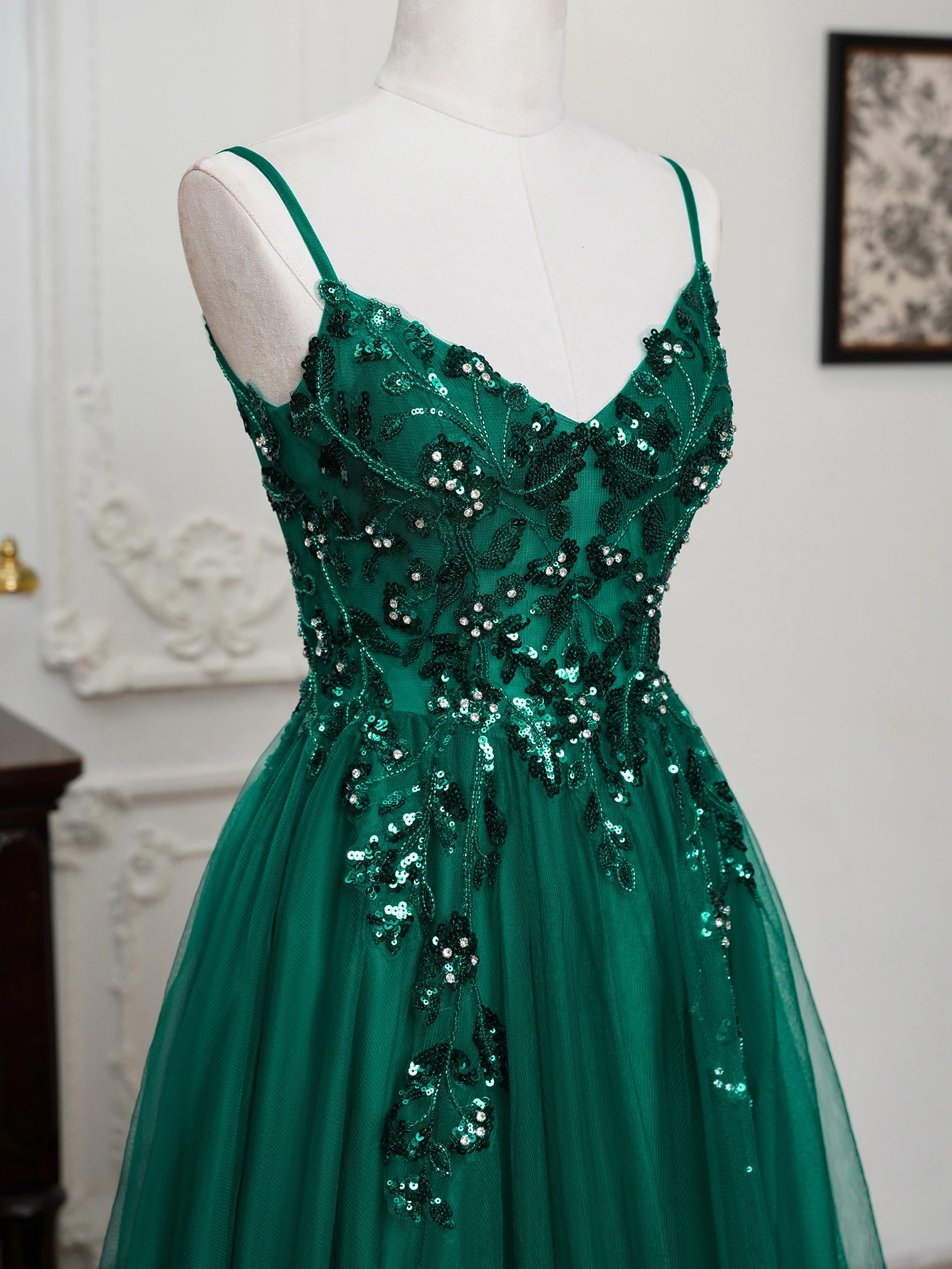 Sexy Maxi Train Evening Dresses Spaghetti Straps V-Neck Sequin Appliques Backless Prom Dress Tulle A-Line High Split Sling Gowns - Image 6