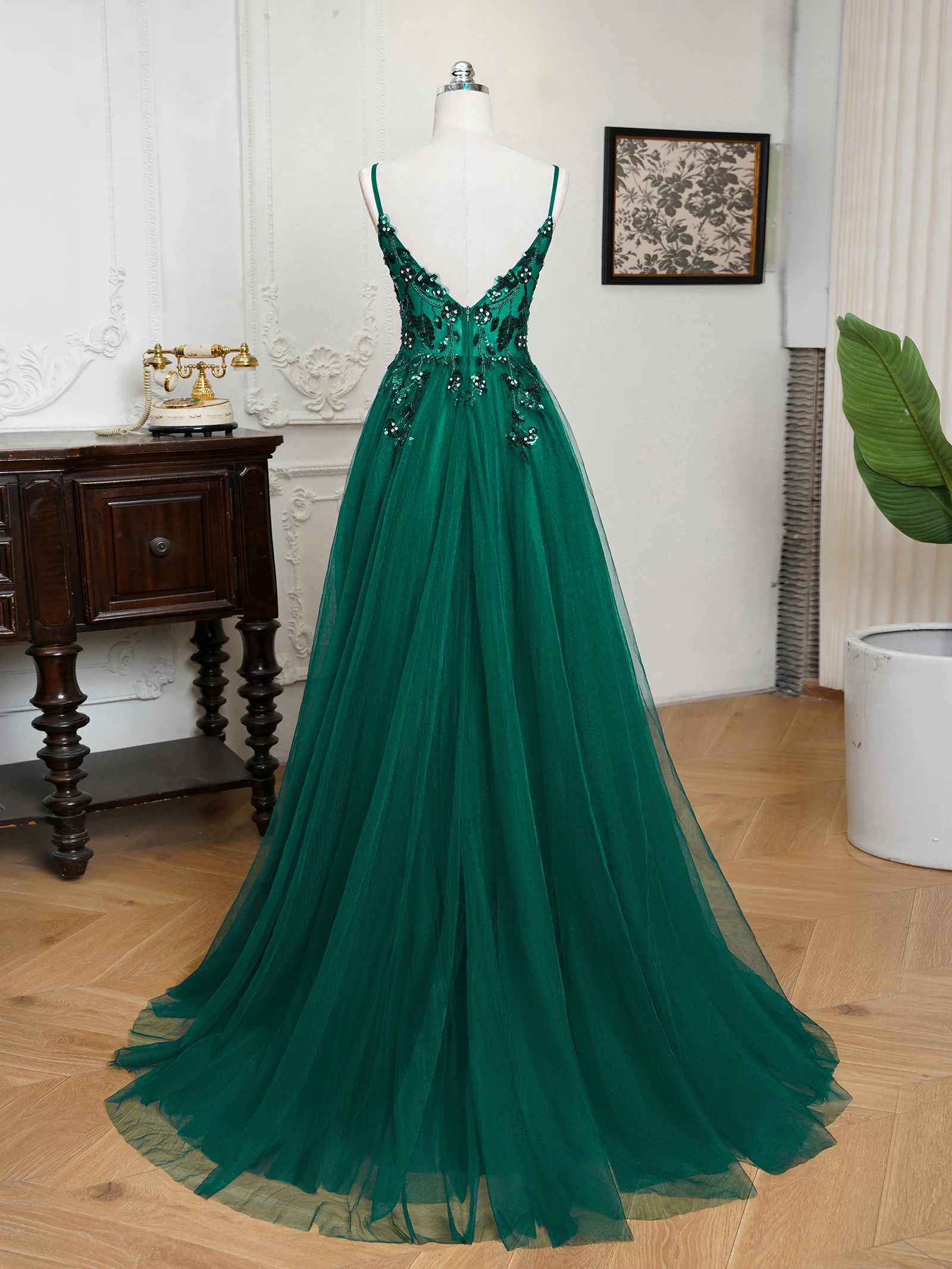 Sexy Maxi Train Evening Dresses Spaghetti Straps V-Neck Sequin Appliques Backless Prom Dress Tulle A-Line High Split Sling Gowns - Image 2