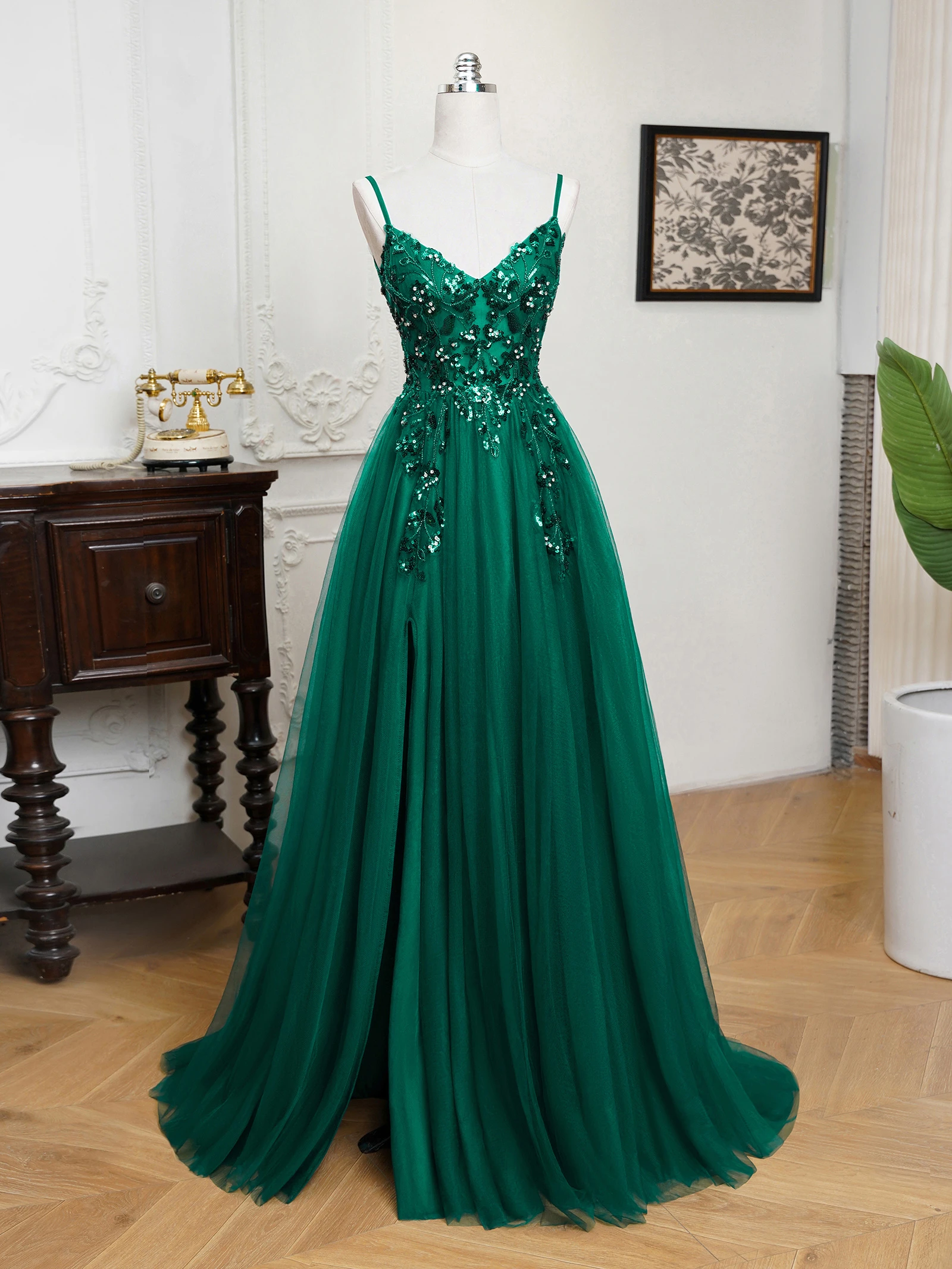 Sexy Maxi Train Evening Dresses Spaghetti Straps V-Neck Sequin Appliques Backless Prom Dress Tulle A-Line High Split Sling Gowns - Image 3